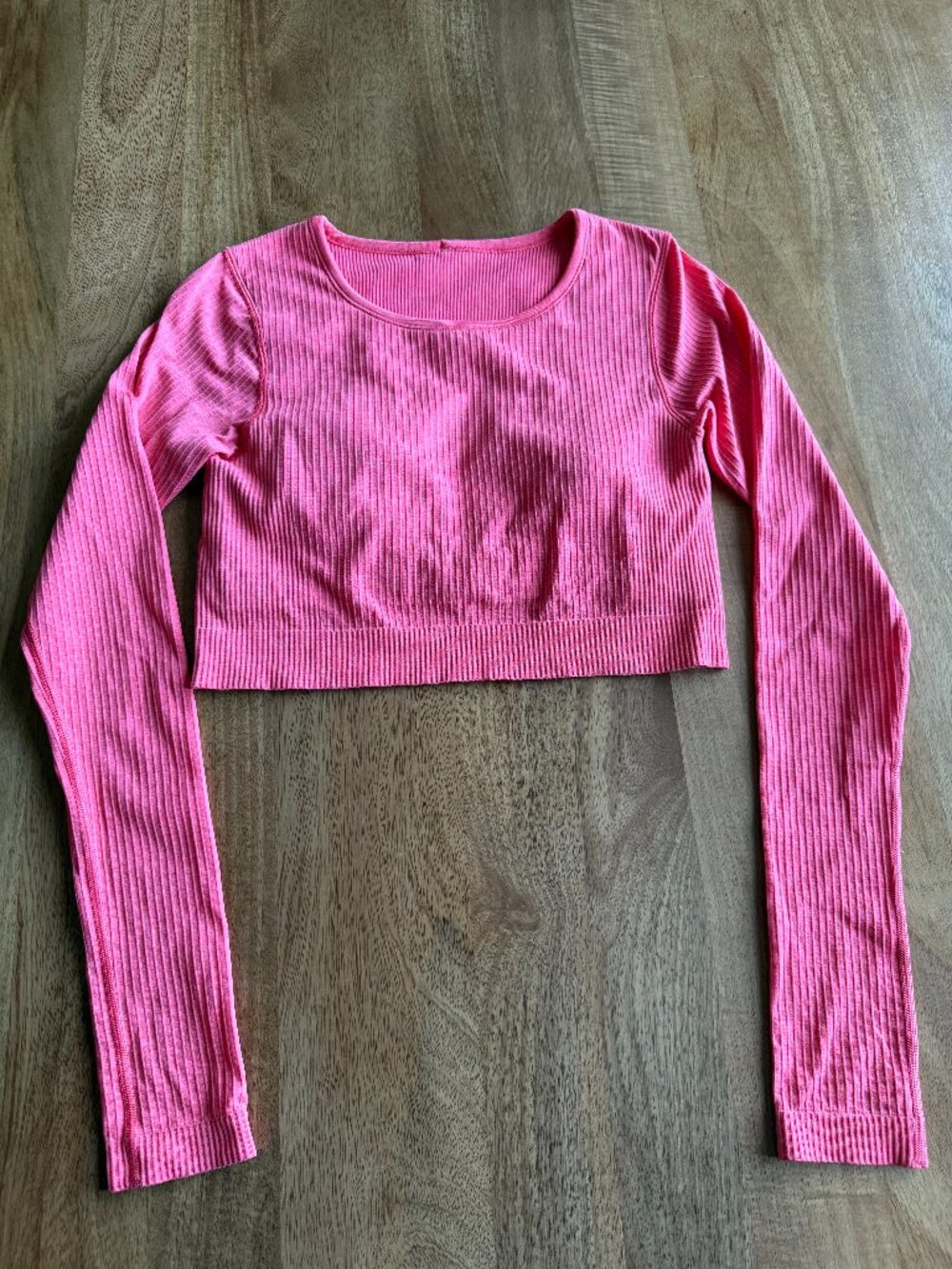 Women's Ribbed Seamless Cropped Long Sleeve Athletic Top — Bright Pink | Size 2
